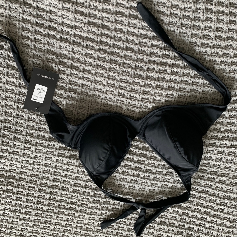 Black bikini top